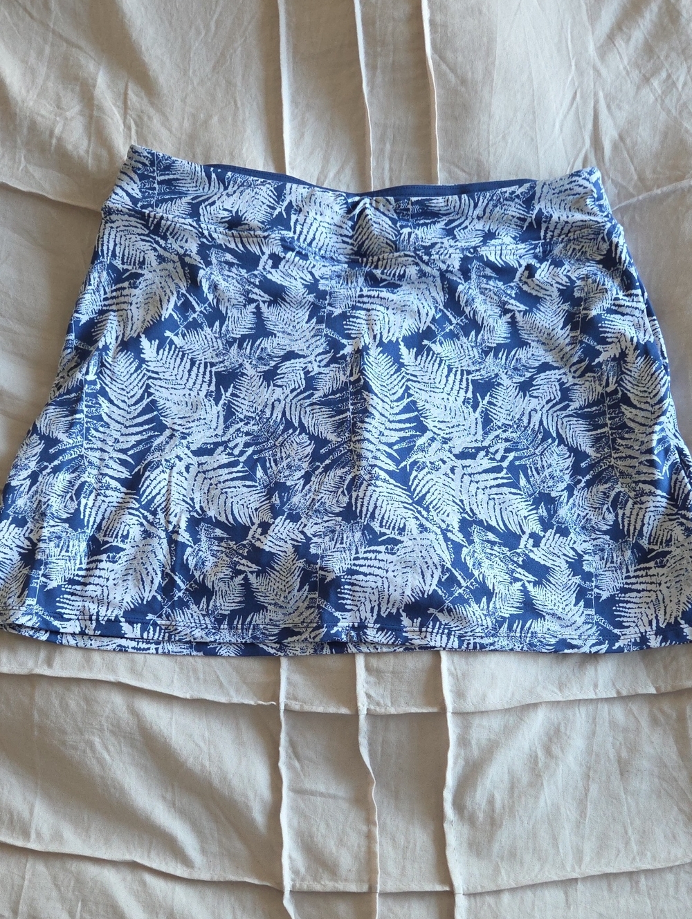 Tranquility by Colorado Clothing Blue Fern-Print Athletic Skort